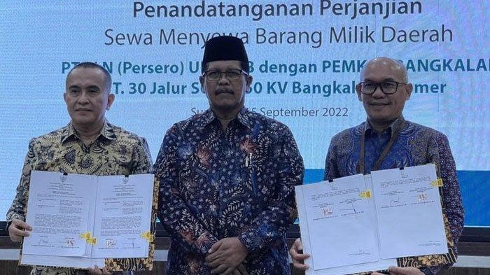 PLN-dan-Pemerintah-Kabupaten-Bangkalan-melakukan-penandatanganan-Perjanjian-Sewa-Menyewa.jpg
